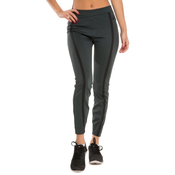 Women's Nike Sportswear Bond Leggings - Picture 2 of 8